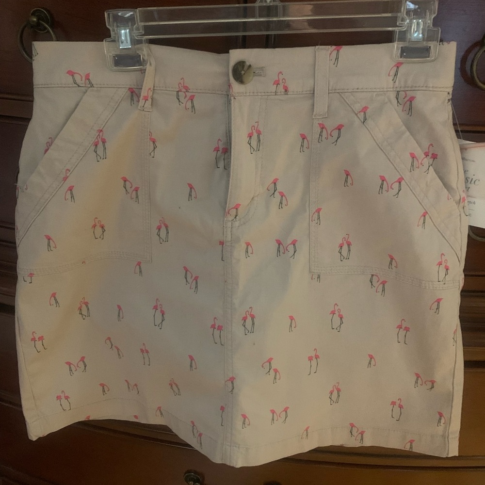 NWT Super cute skort with Flamingos!!  Size 8